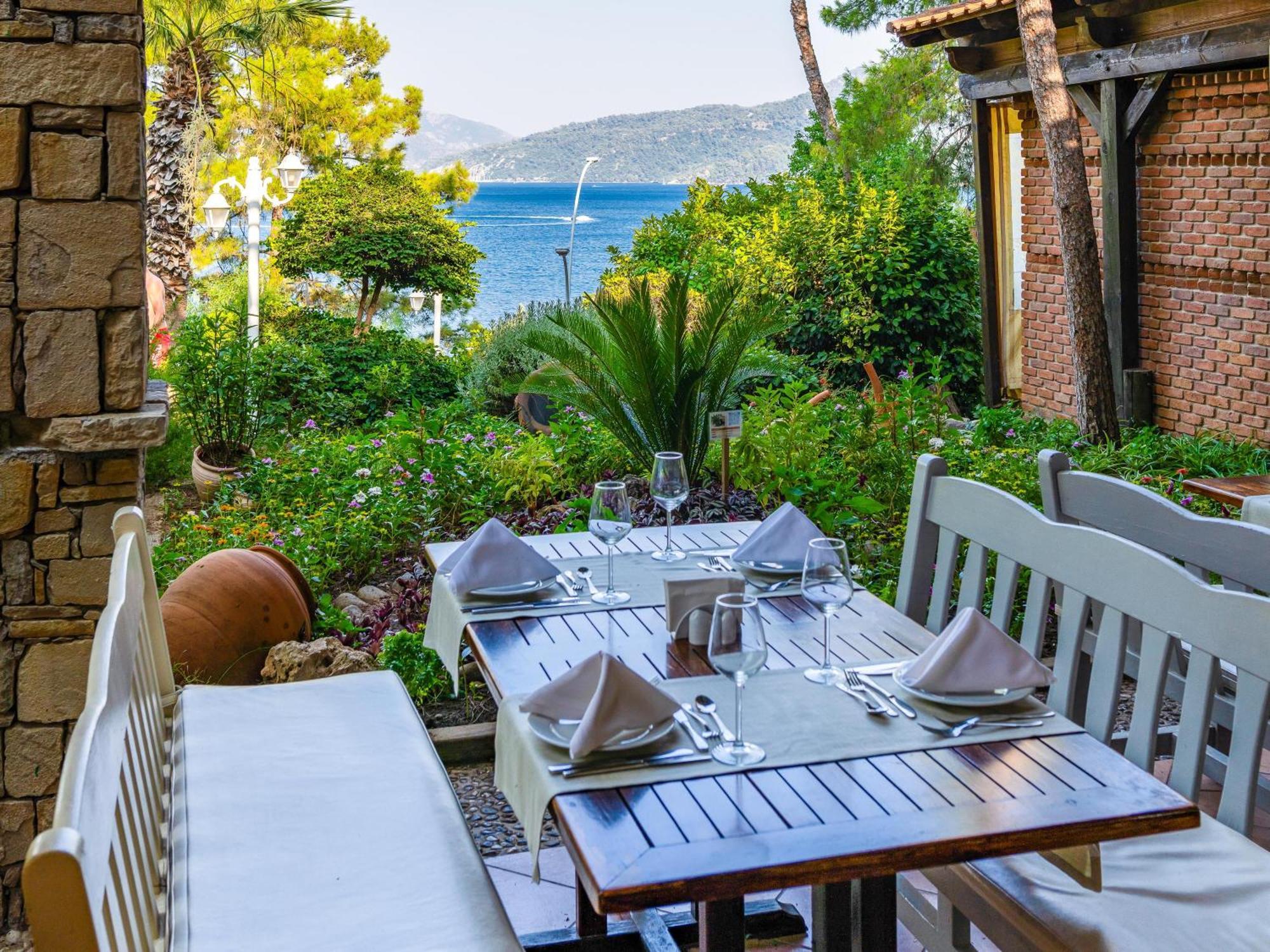 Labranda Mares Marmaris Hotel Ngoại thất bức ảnh A restaurant in Bodrum