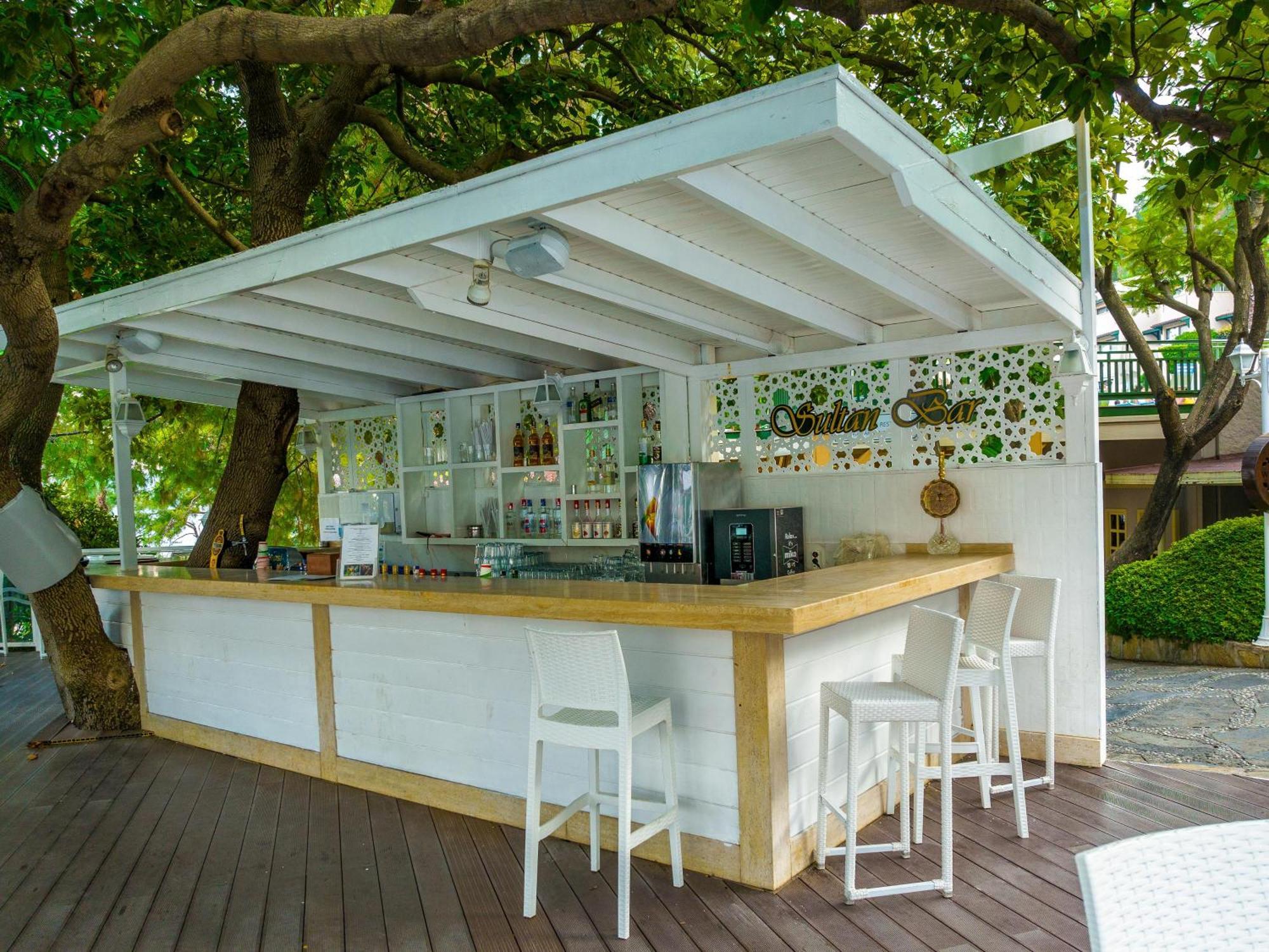 Labranda Mares Marmaris Hotel Ngoại thất bức ảnh The bar at the pool