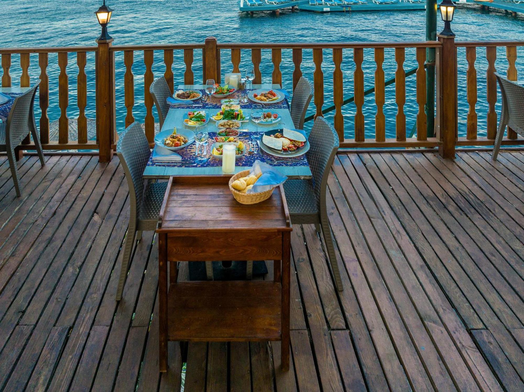 Labranda Mares Marmaris Hotel Ngoại thất bức ảnh The Deck
