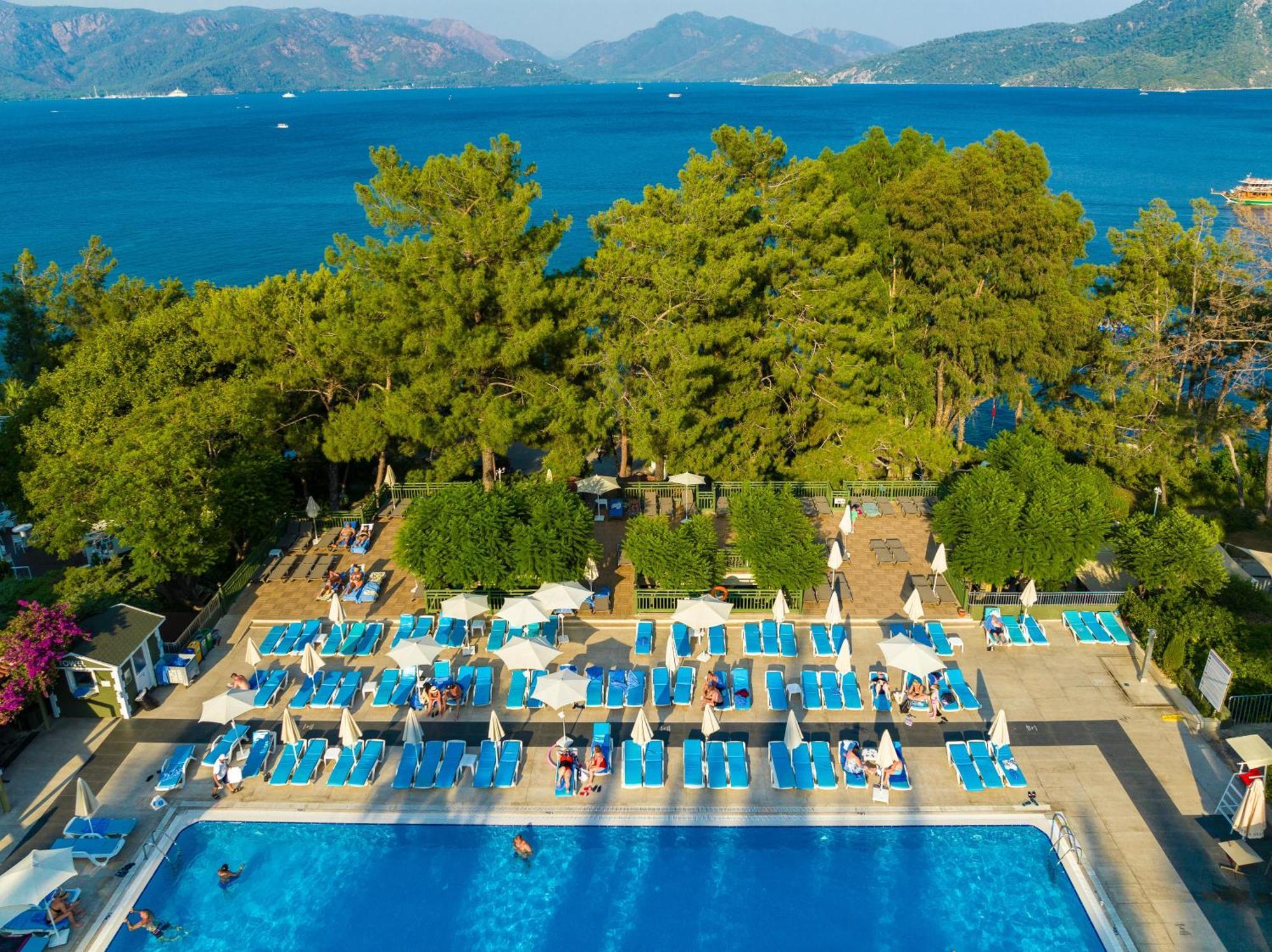 Labranda Mares Marmaris Hotel Ngoại thất bức ảnh A pool at a resort in Turkey