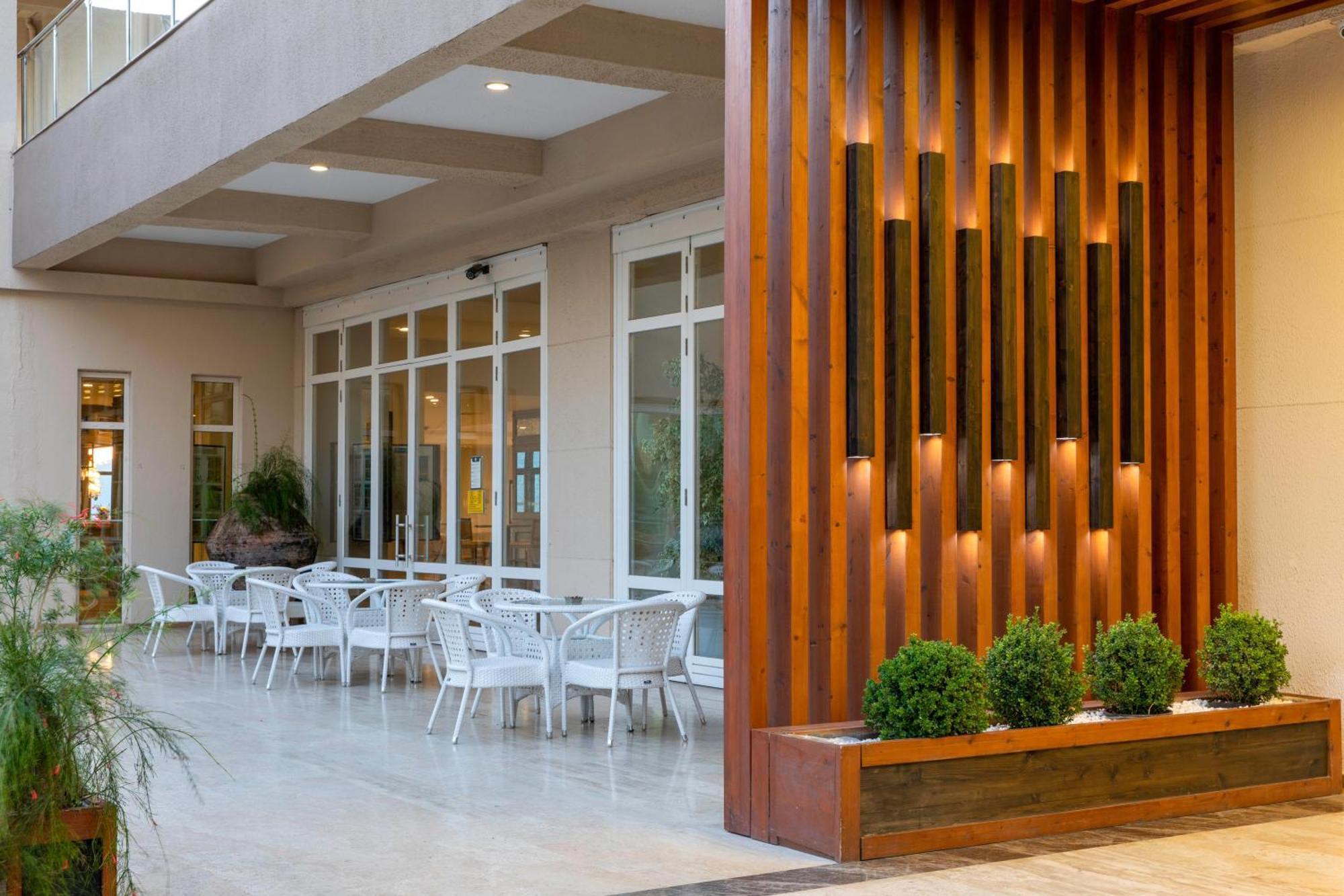 Labranda Mares Marmaris Hotel Ngoại thất bức ảnh The interior of the mall