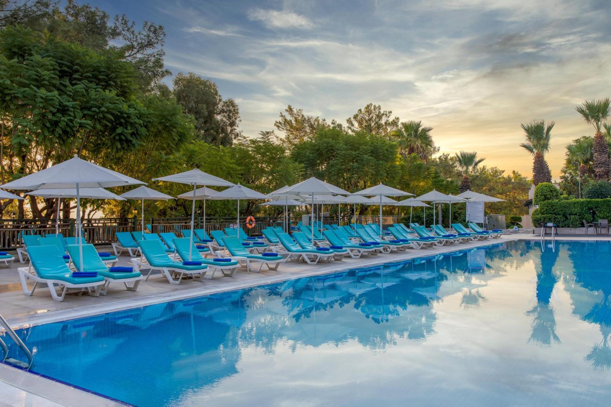 Labranda Mares Marmaris Hotel Ngoại thất bức ảnh Pool at the hotel