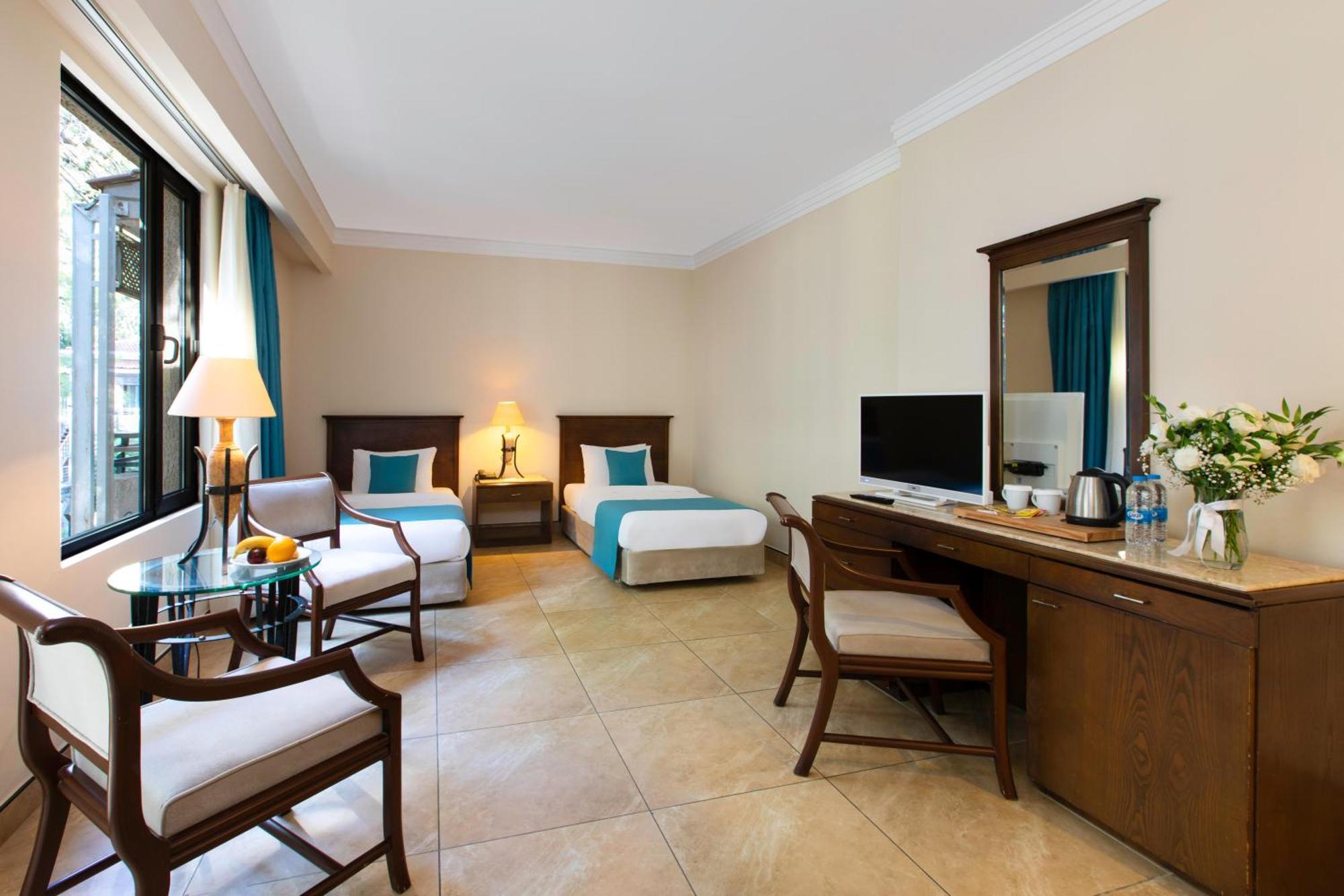 Labranda Mares Marmaris Hotel Ngoại thất bức ảnh A room at the hotel