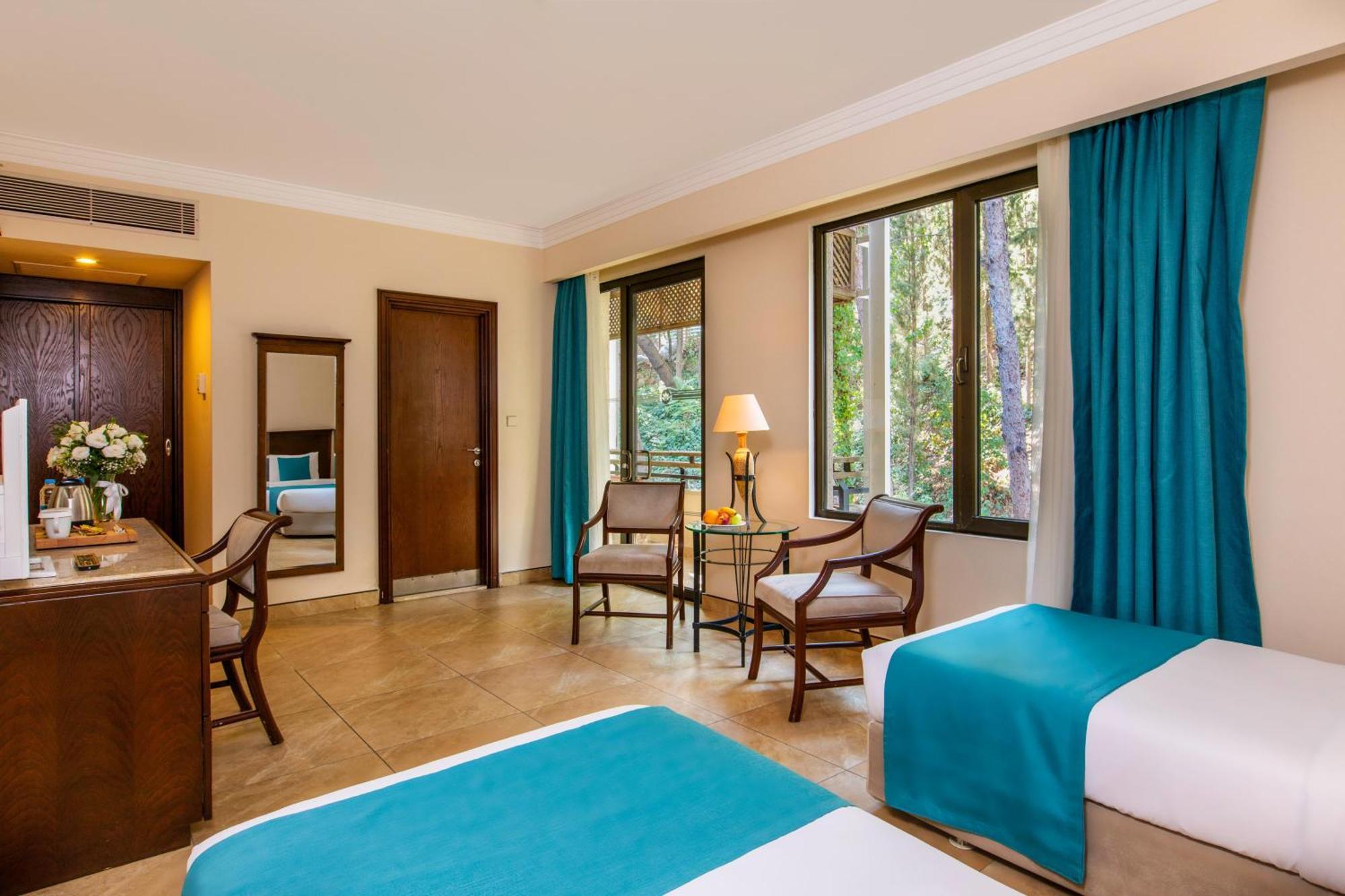 Labranda Mares Marmaris Hotel Ngoại thất bức ảnh A room at the hotel