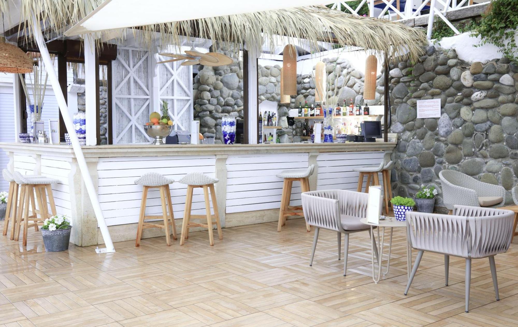 Labranda Mares Marmaris Hotel Ngoại thất bức ảnh The bar at the pool