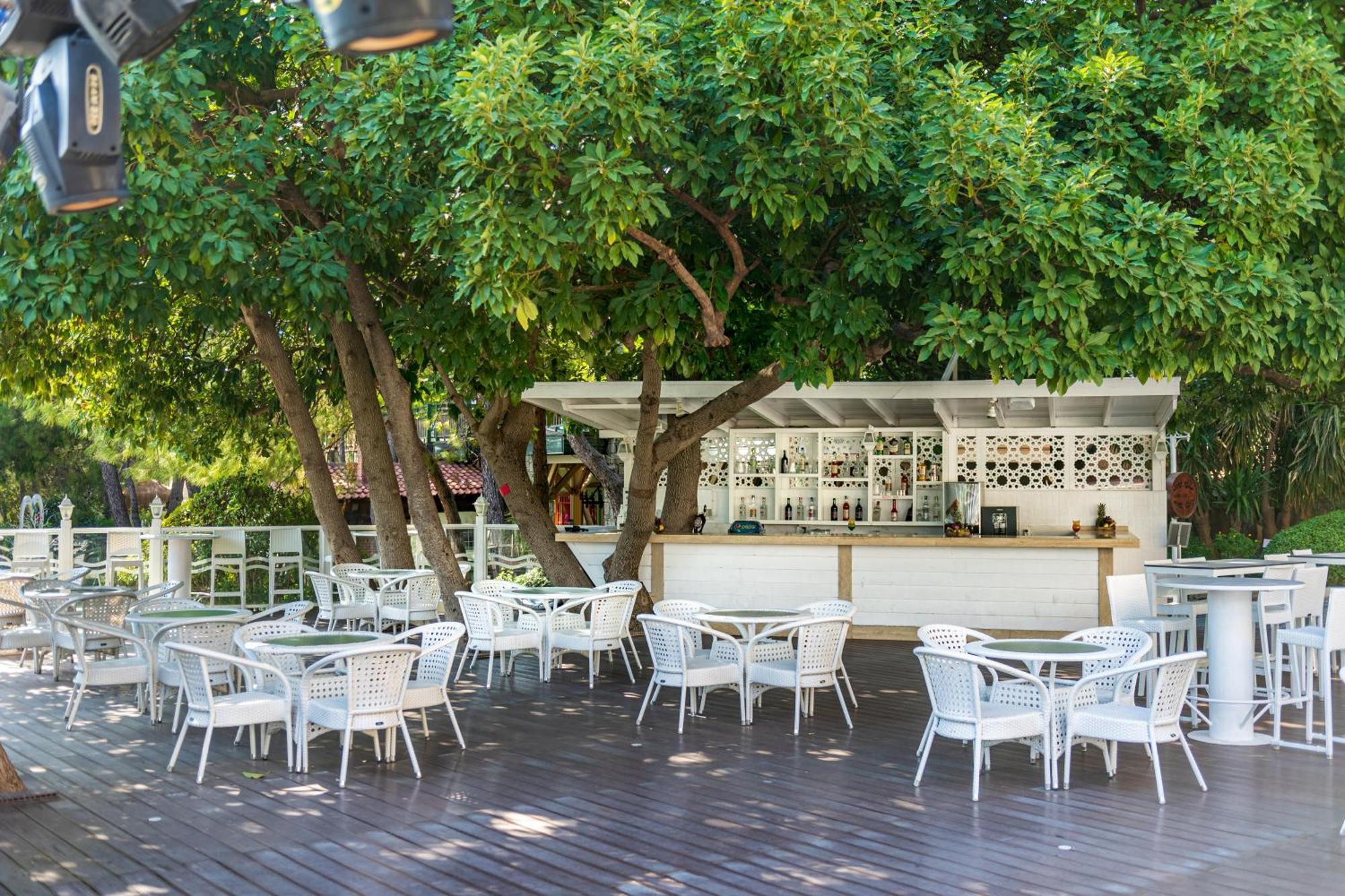 Labranda Mares Marmaris Hotel Ngoại thất bức ảnh The bar at the top of the observation tower