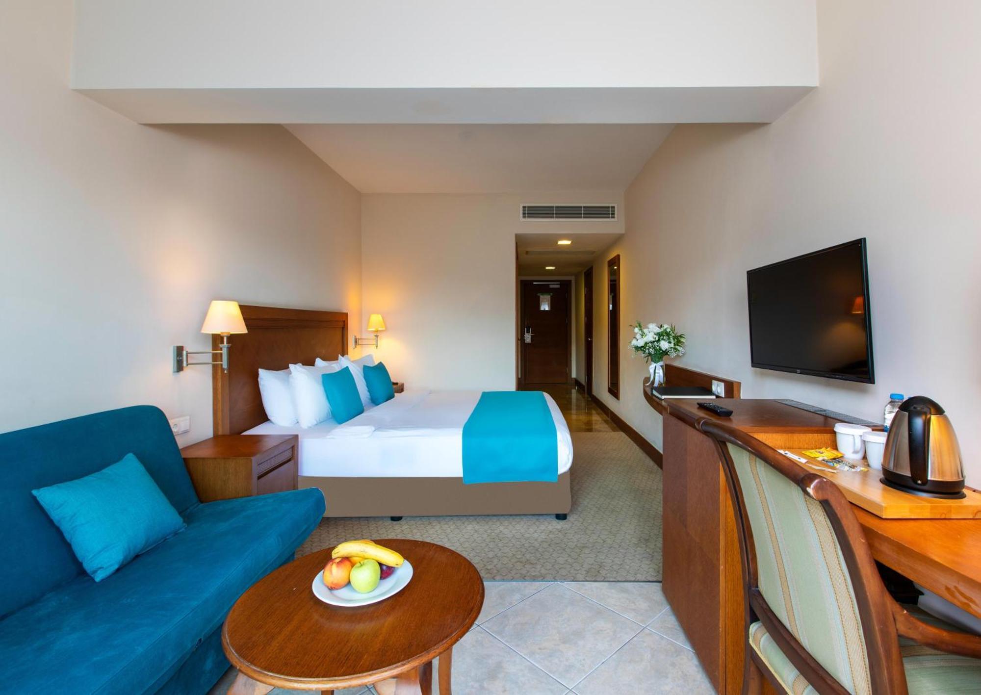 Labranda Mares Marmaris Hotel Ngoại thất bức ảnh A room at the hotel