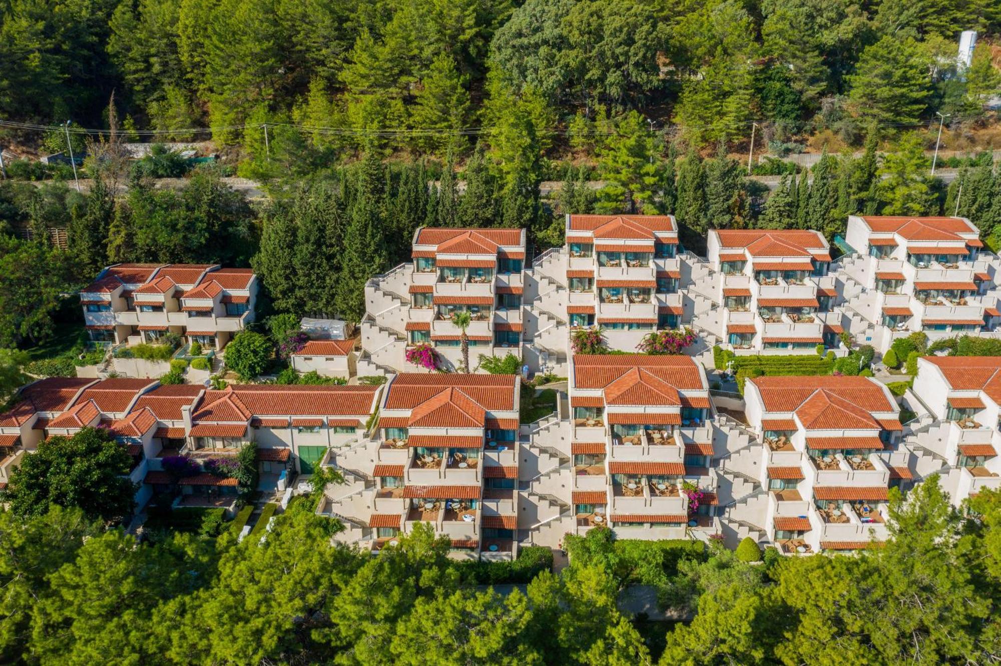 Labranda Mares Marmaris Hotel Ngoại thất bức ảnh Residential complex in the village